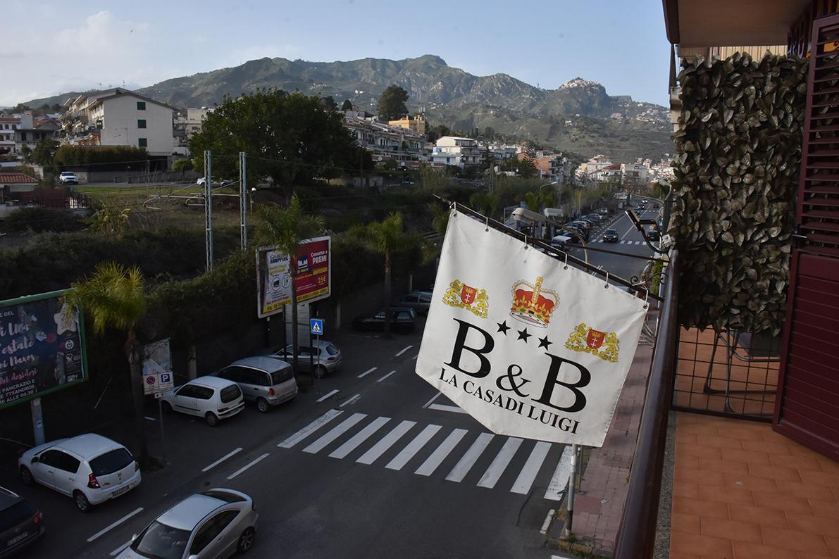 جيارديني ناكسوس B&B La Casa Di Luigi المظهر الخارجي الصورة